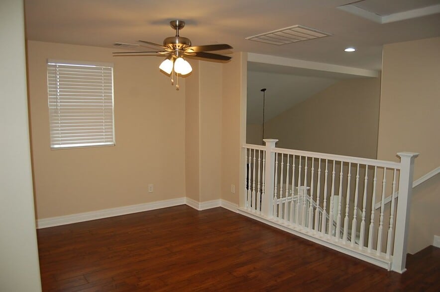 Building Photo - 17565 Owen St