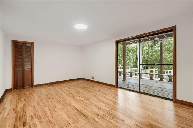 Building Photo - 570 Idlewood Dr NW