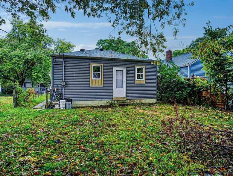 Building Photo - 734 N Arnolda Ave