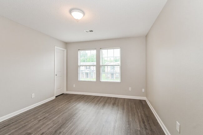 Building Photo - 2500 Boxford Ln