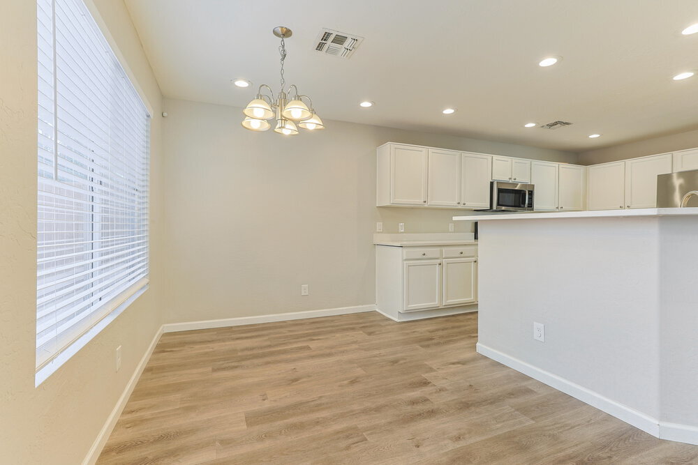 Building Photo - 3719 E Inverness Ave