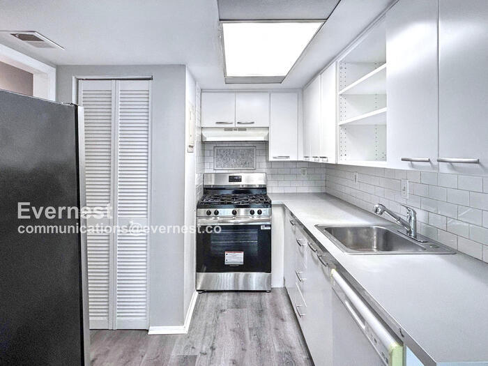Building Photo - 6482 Klinect Ct