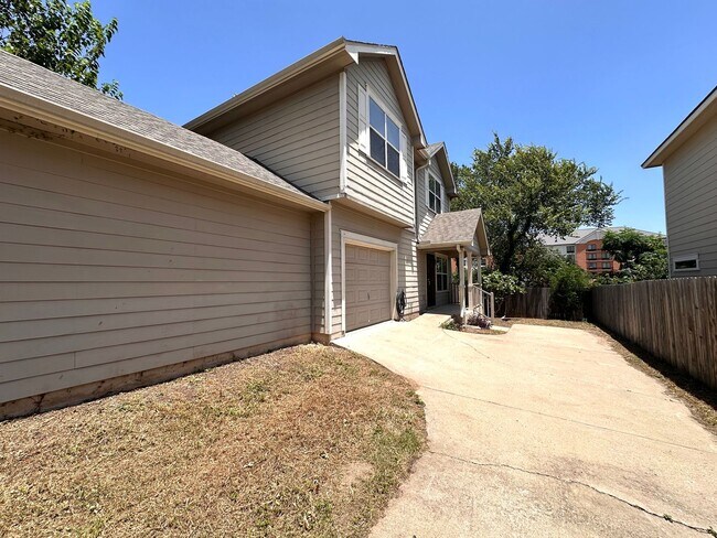 Building Photo - 506 Delmar Ave