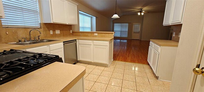 Building Photo - 9006 S Ferndale Pl Dr
