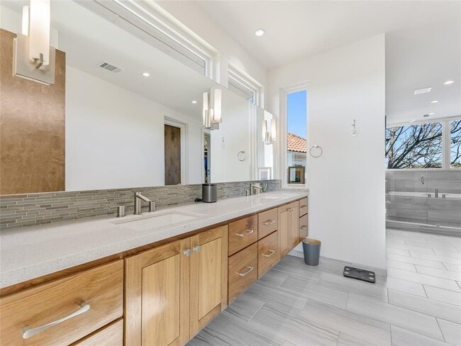 Building Photo - 6813 Valburn Dr