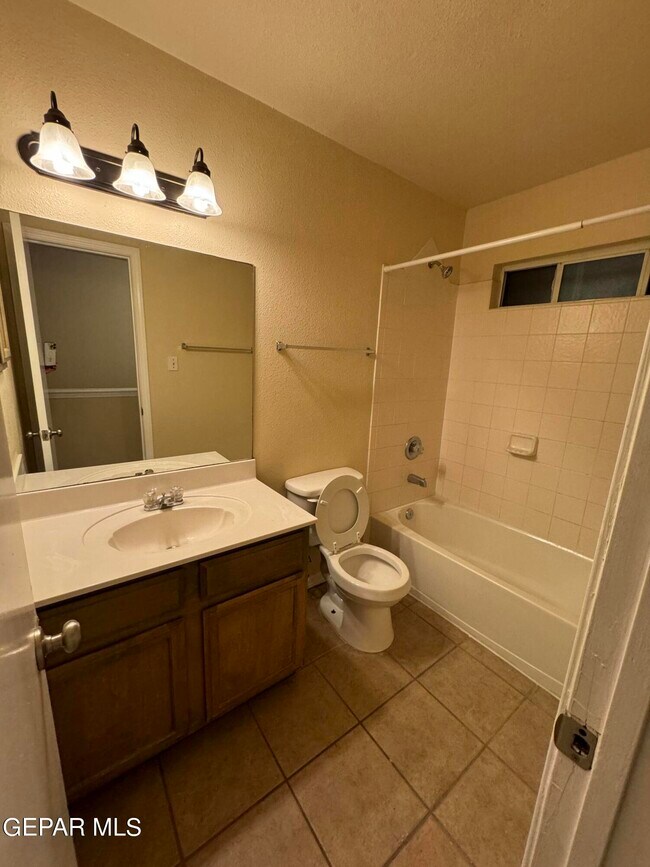 Building Photo - 4116 Tierra Bronce Dr
