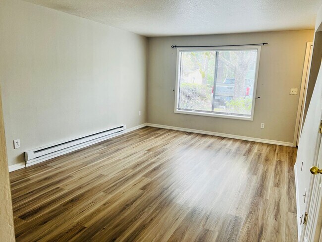 Building Photo - *$1,000 off second full month of rent!* Wonderful Wilsonville Townhouse