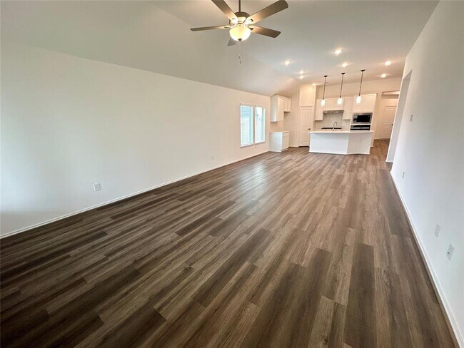 Building Photo - 31900 Retama Rnch Dr