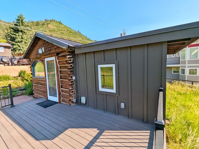 Building Photo - Fully Remodled Cabin in Palmer Lake with A...