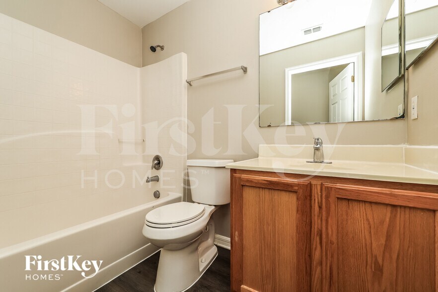 Building Photo - 10409 River Bream Dr