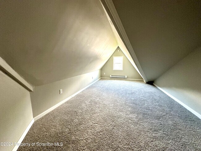 Building Photo - 114 S Lincoln Ave