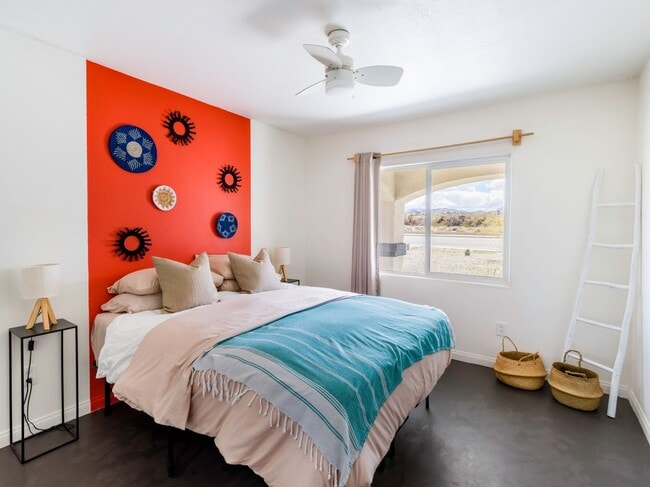 Building Photo - Spacious 4 Bedroom 2 Bathroom Home With A Pool