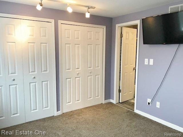 Building Photo - 37736 Charter Oaks Blvd