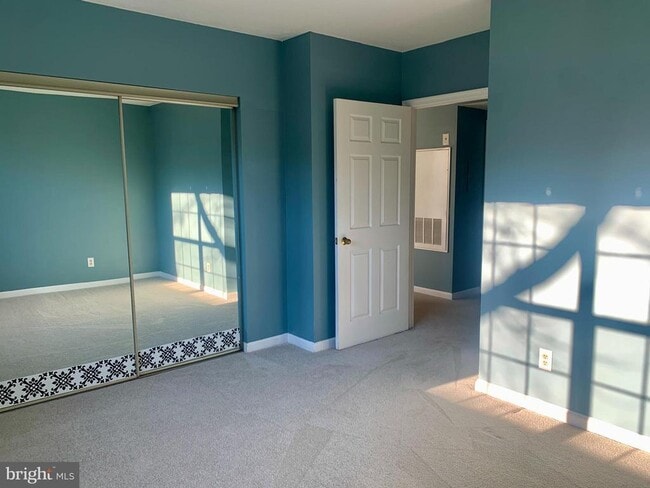 Building Photo - 20301 Beechwood Terrace