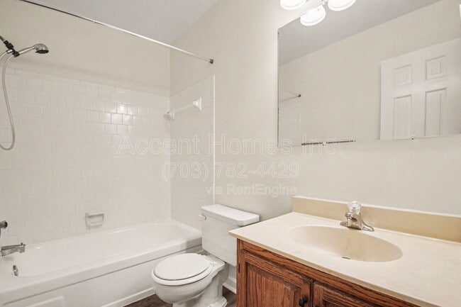 Building Photo - 449 Old Town Ct