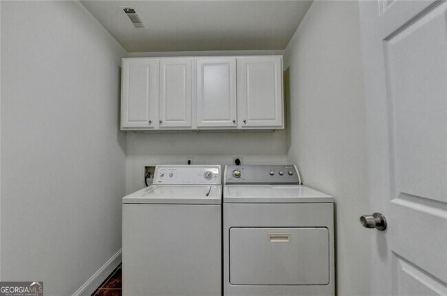 Building Photo - 335 Pintail Ct