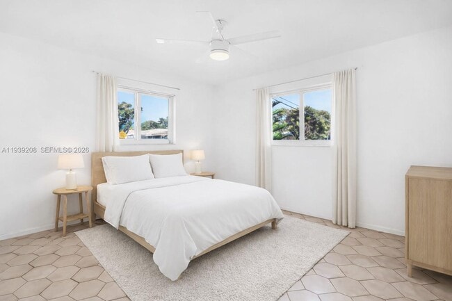 Building Photo - 137 NE 1st Ct