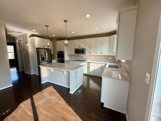 Building Photo - Upscale Millersville Townhouse with garage