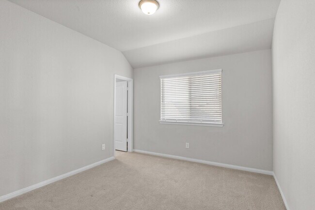 Building Photo - 29650 Kynndal Shore Dr