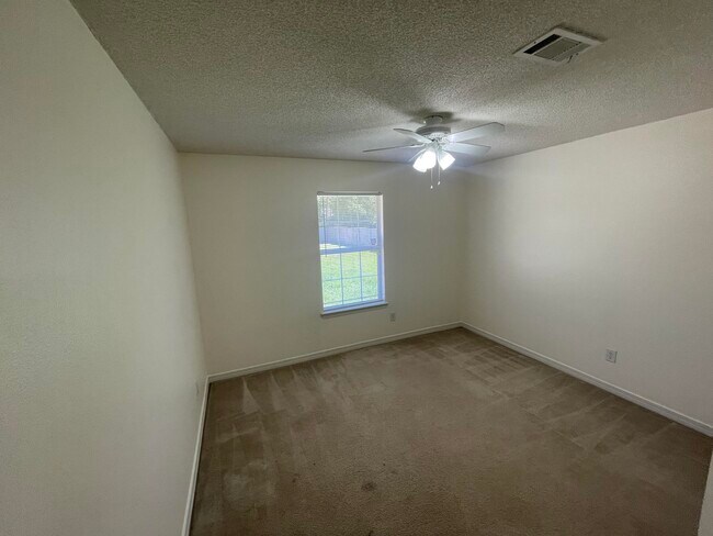 Building Photo - 6655 Bryant Rd