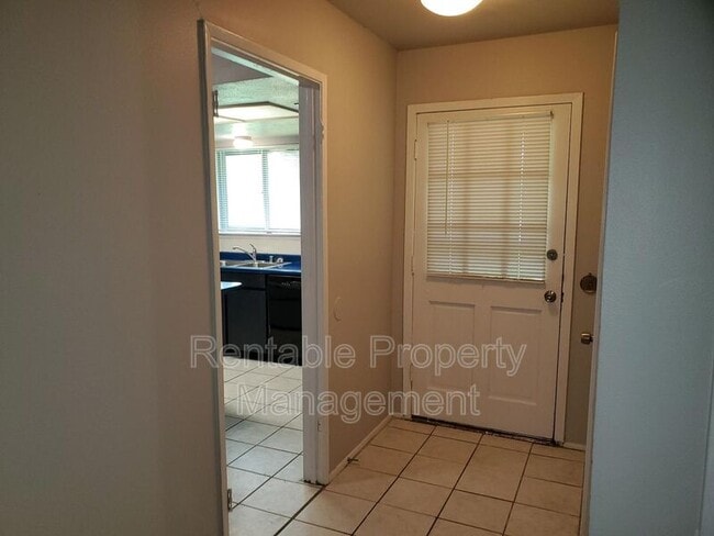 Building Photo - 3017 Abston Dr