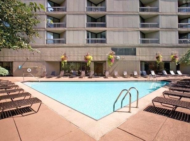 Building Photo - 770 N Dearborn St