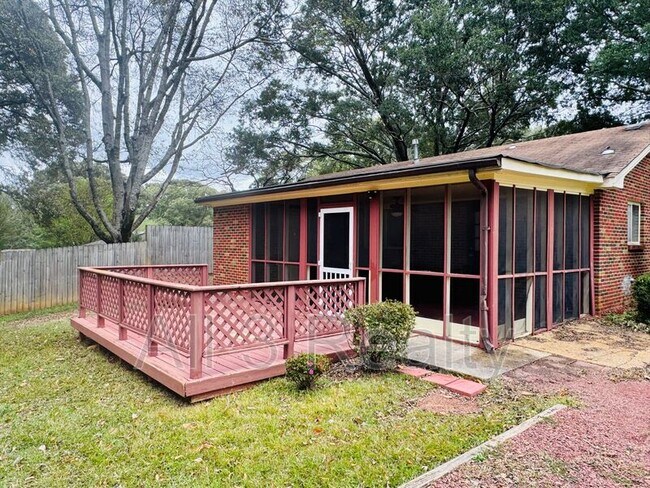 Building Photo - 320 Green Ridge Rd