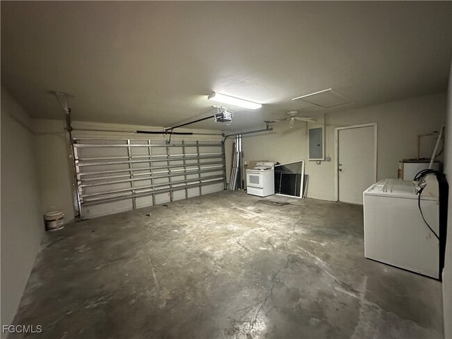 Building Photo - 3219 7th St SW