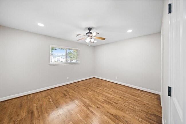 Building Photo - 1810 Droxford Dr
