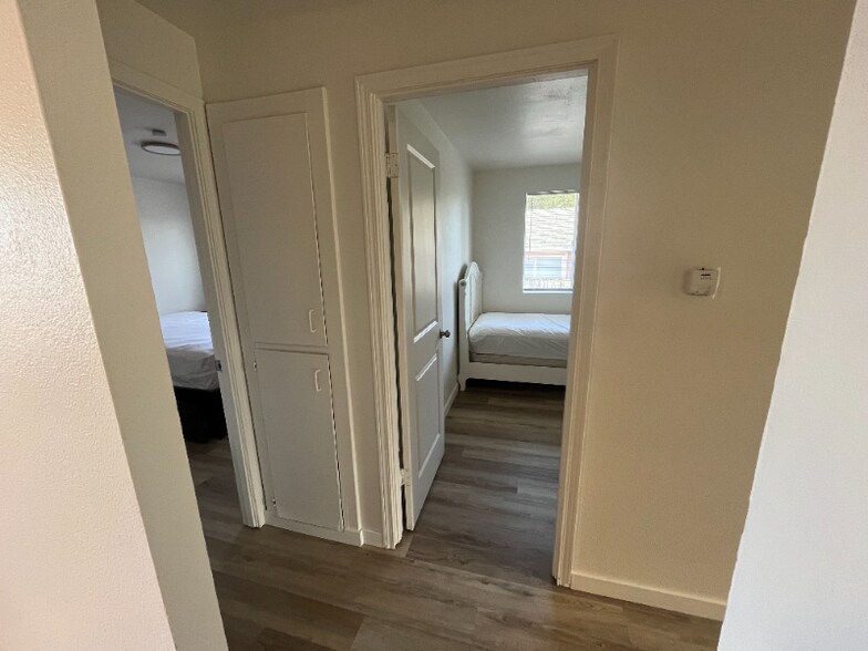 Building Photo - 1130 E 51st St