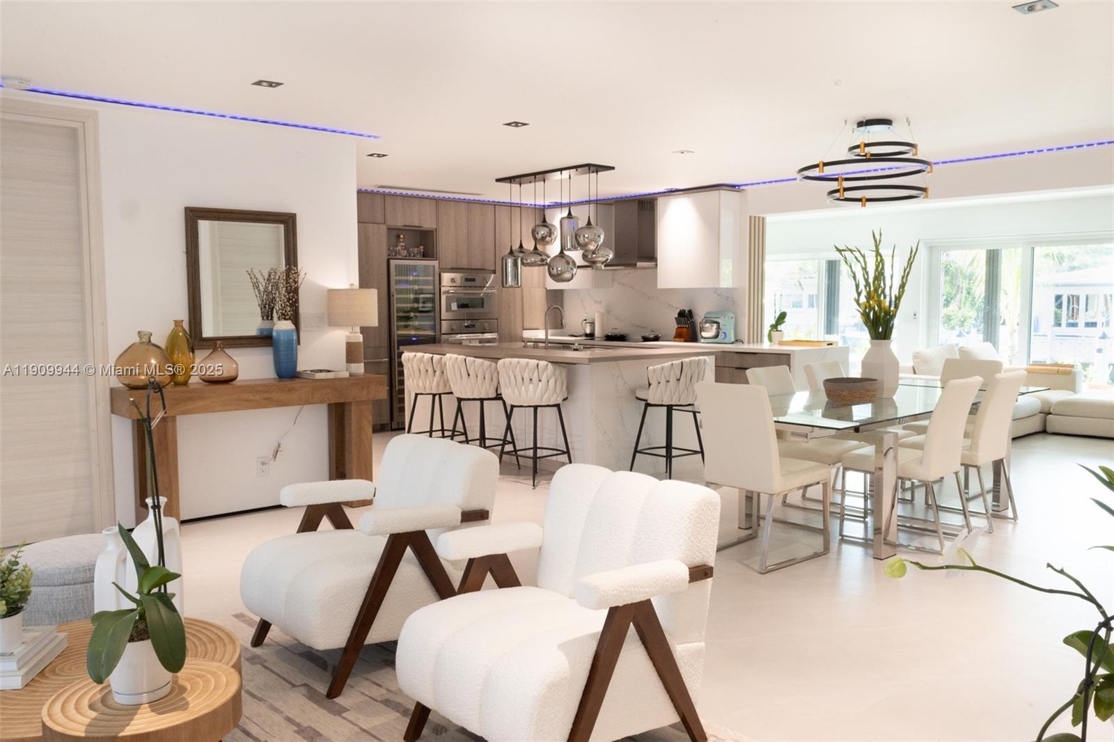 Building Photo - 2537 SE 10th Ct