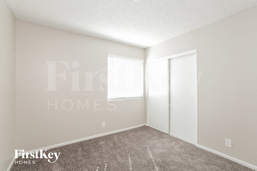 Building Photo - 3336 Surfline Dr