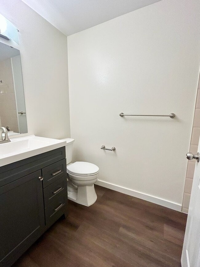 Building Photo - Capitol Hill Condominium