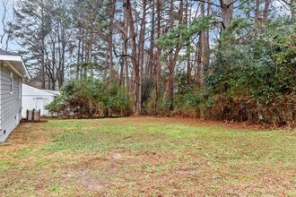 Building Photo - Charming, updated single family home!