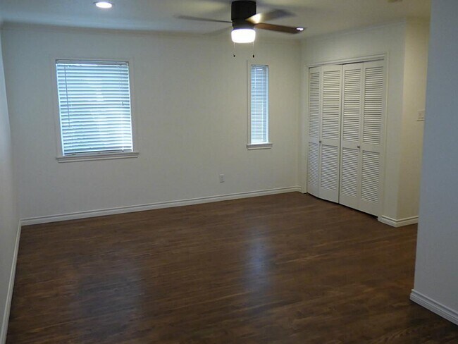 Building Photo - 2301 Dorrington St