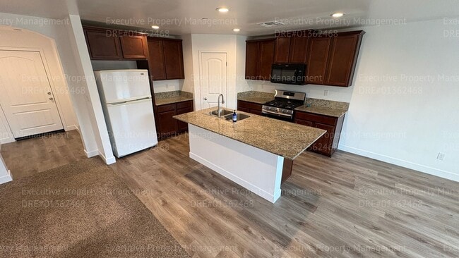 Building Photo - 5 bedroom, 2 bathroom, 3 car garage located near Taft Hwy/ Chevalier Rd