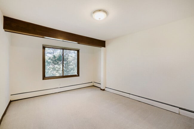 Building Photo - 21648 Mountsfield Dr