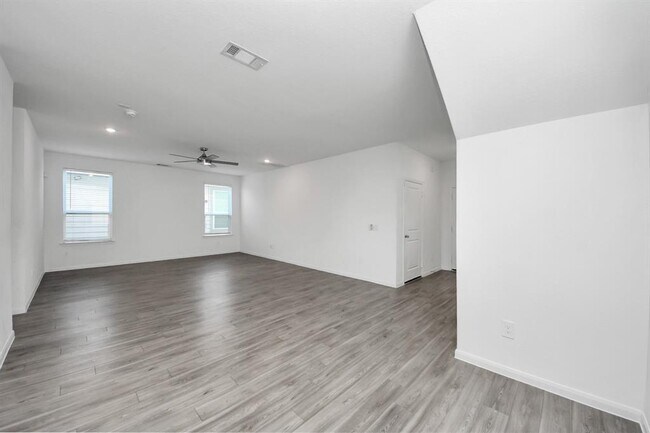 Building Photo - 23415 Pagoda Oak Dr