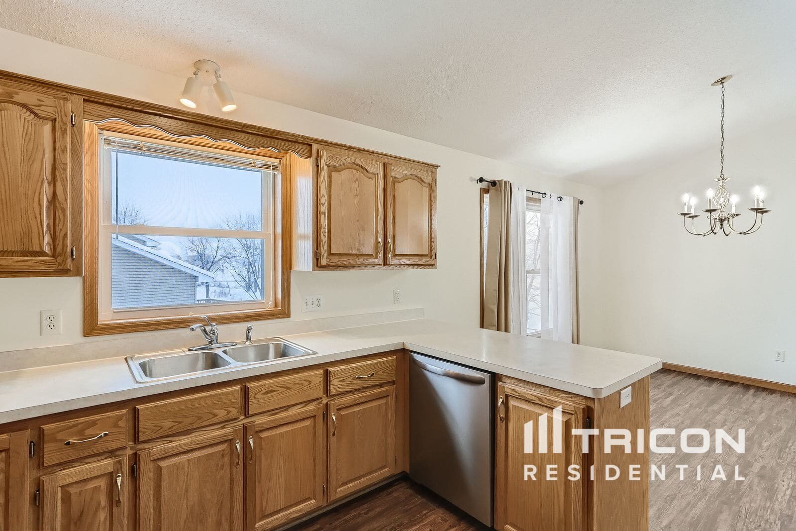 Building Photo - 3649 Kahler Dr NE