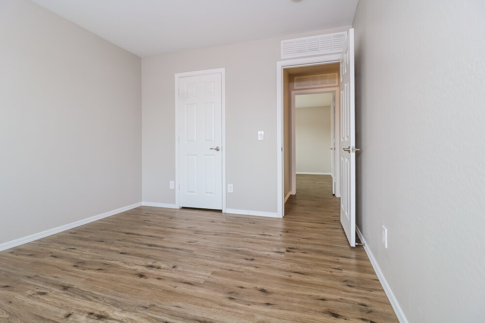 Building Photo - 7412 S 37th Dr