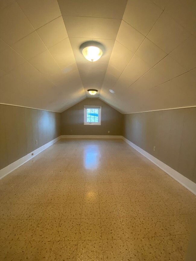 Building Photo - Perry District Gem – Move-In Ready 3 plus Bed / 2 Bath Brick Home with Finished Basement & 2-Car ...