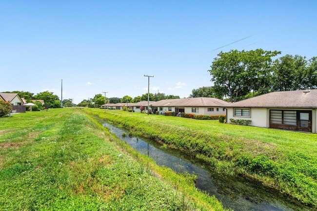Building Photo - 4932 Boxwood Cir