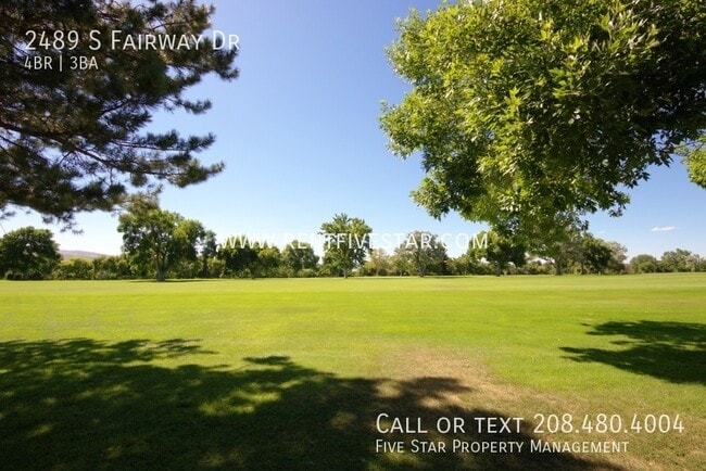 Building Photo - 2489 S Fairway Dr