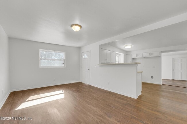 Building Photo - 557 W 62nd St