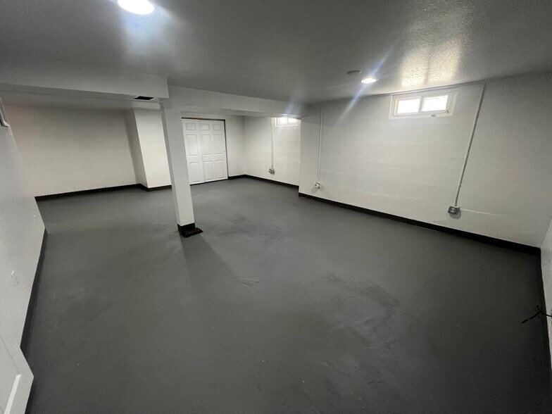 Basement bedroom - 219 E Montezuma Ave
