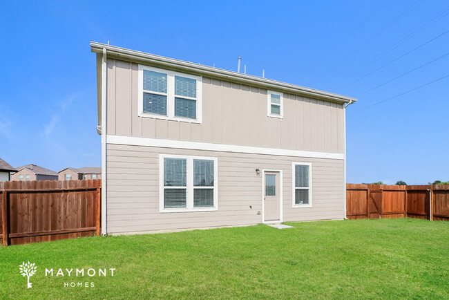 Building Photo - Spacious 4-Bedroom Home with Bright Interior