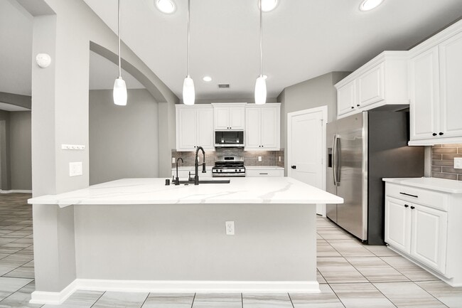 Building Photo - 16011 Monument Hill Crossing