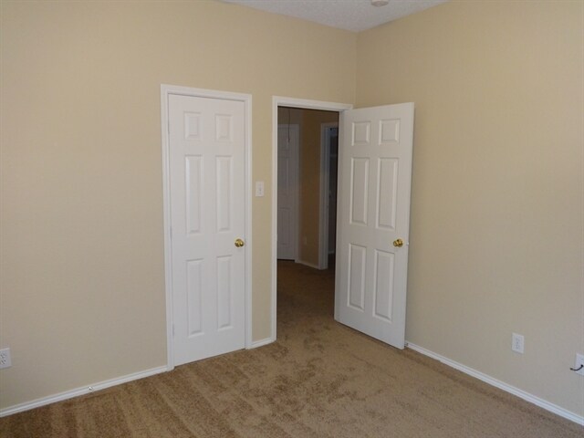 Building Photo - 2775 Ivy Hill Dr