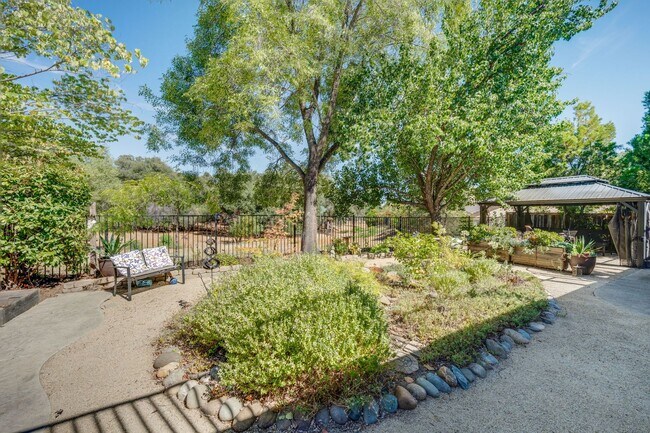 Building Photo - 4011 Prairie Falcon Dr