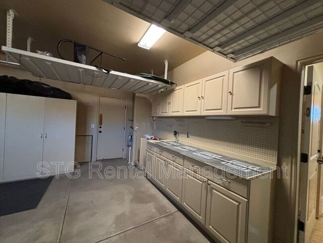 Building Photo - 530 S Coral Cv